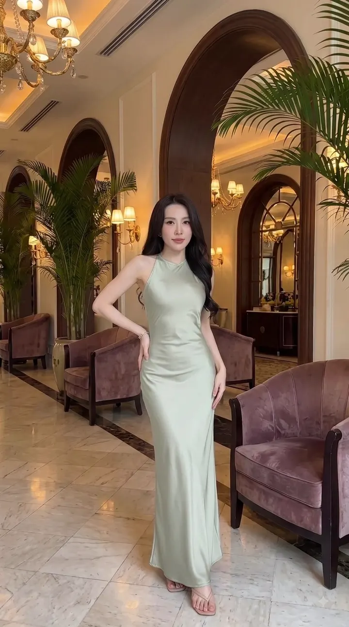 Váy lụa cổ yếm Tô Châu